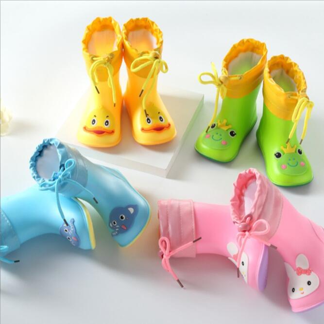 Kids Outdoor Boots - รองเท้าบูทหน้าฝนเด็กผู้ชายเด็กผู้หญิงสีทึบกันน้ำรองเท้าบูทหน้าฝนสวมใส่สบายรองเท้ากันน้ำกันลื่นทนทานสำหรับกลางแจ้งของเด็ก
